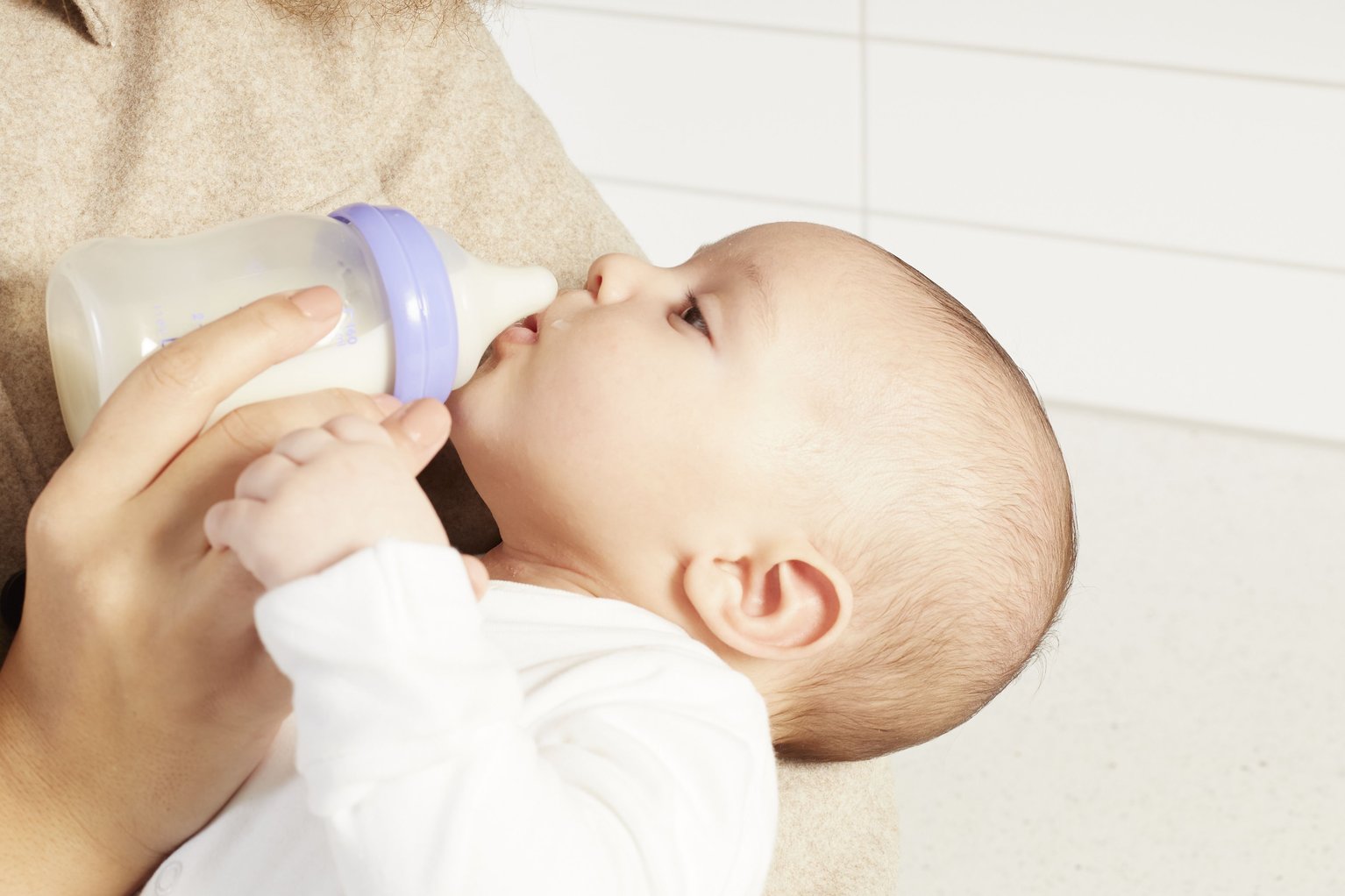 Bottle feeding your baby NHS