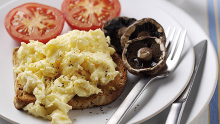 Scrambled Eggs For Kids - Clean Eating with kids