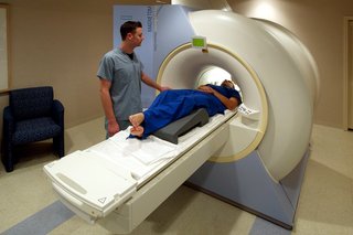 有MRI扫描的人的图片